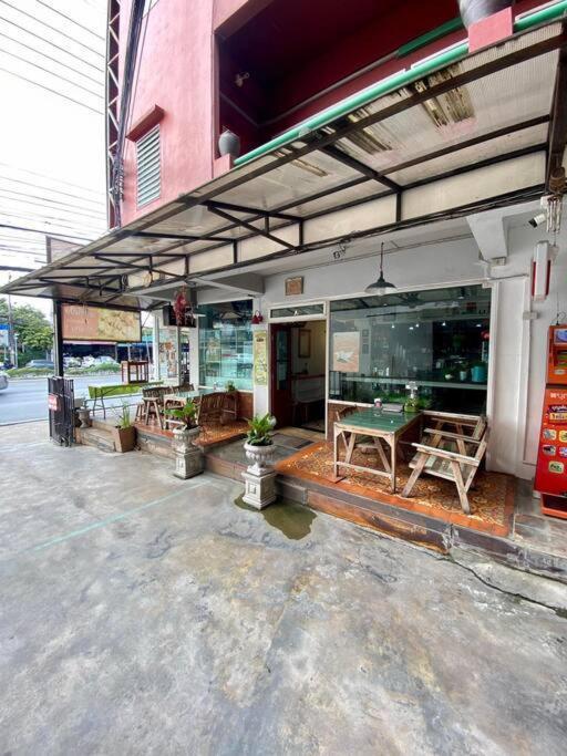Ratanawong Place 823 Bangkok Exteriör bild